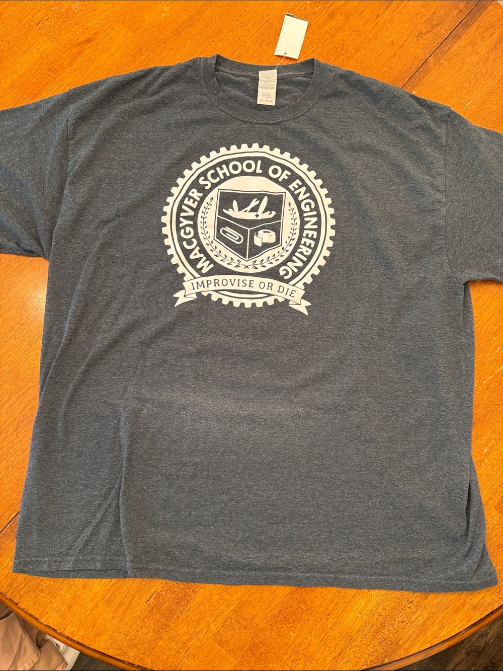 Men's Navy Graphic 'MacGyver School of Engineering' Short Sleeve Tee xxl